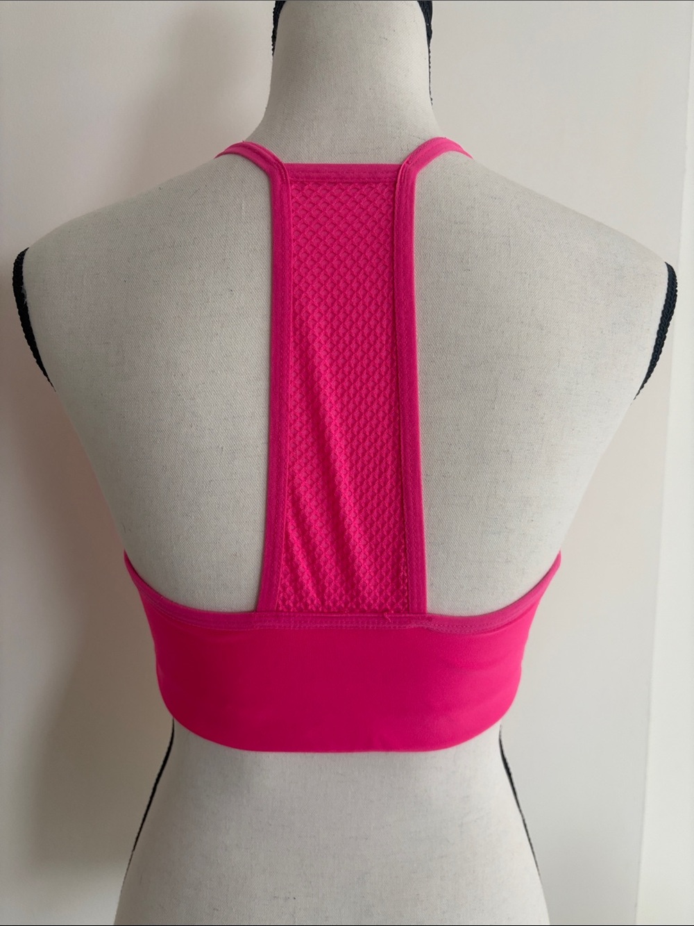 Women’s Hot Pink High-Neck Crop Bralette Removable Pads Size M - Picture 2 of 5